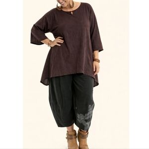 BLUE FISH BROWN OVERSIZED ASSYMETRIC HEM TOP LAGENLOOK